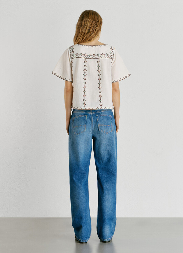 EMBROIDERED V-NECK BLOUSE