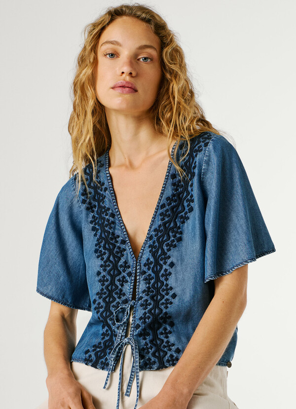 EMBROIDERED DETAILS BLOUSE