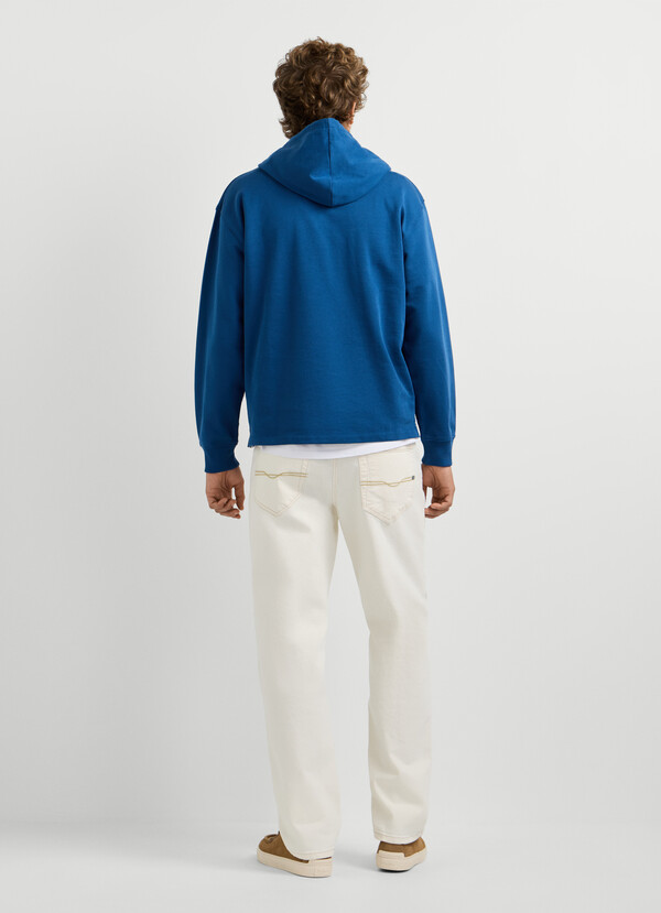 CASUAL FIT HOODIE