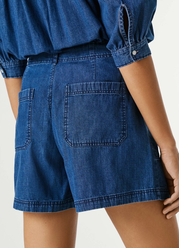 REGULAR FIT DENIM SHORTS