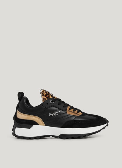 TRAINERS WITH SUEDE DETAILS