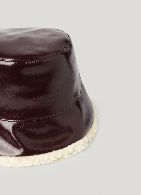 REVERSIBLE FAUX LEATHER HAT