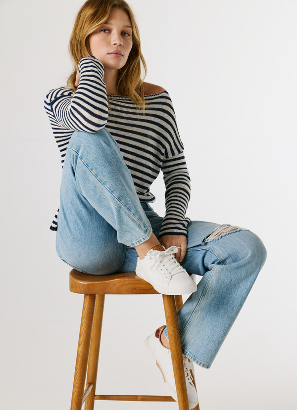 CLASSIC LACE-UP TRAINERS