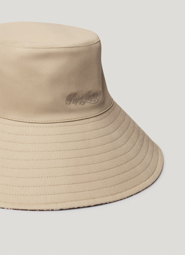 REVERSIBLE TWILL BUCKET HAT