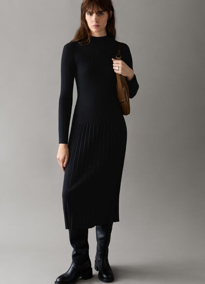 RIBBED MAXI DRESS