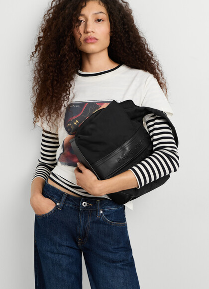 HOBO BAG WITH MAGNETIC CLOSURE