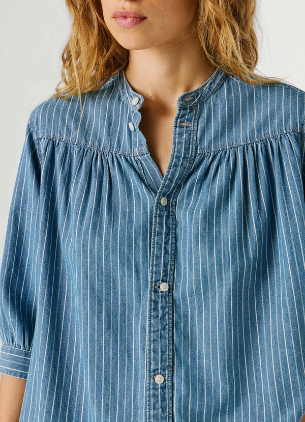 REGULAR FIT DENIM BLOUSE