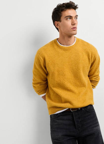 CASUAL FIT CREW NECK KNIT JUMPER