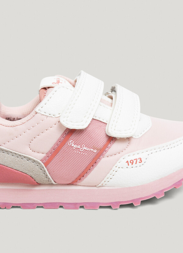 RUNNING TRAINERS WITH VELCRO CLOSURE