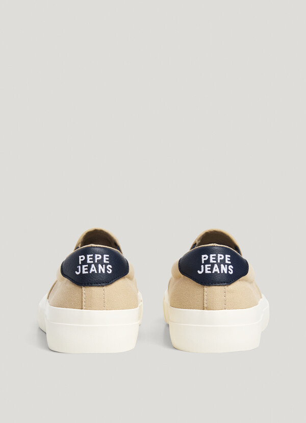 CLASSIC CANVAS TRAINERS
