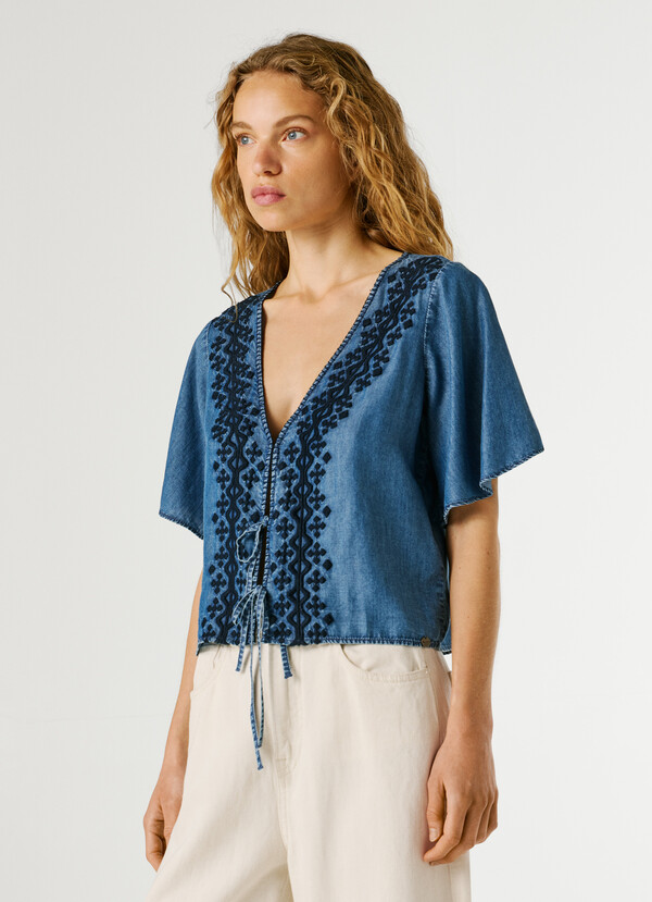 EMBROIDERED DETAILS BLOUSE