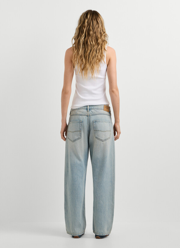 CRAFT - MID-RISE BOYFRIEND FIT JEANS