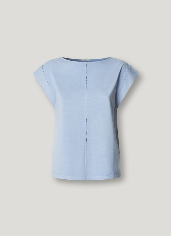 T-SHIRT WITH DECORATIVE STITCHING