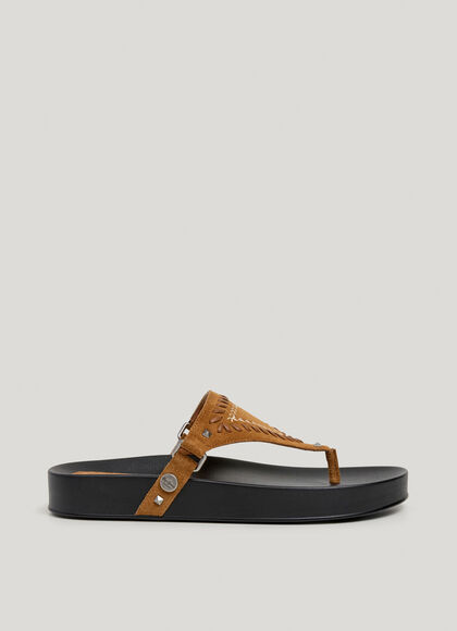 FLAT SUEDE SANDALS