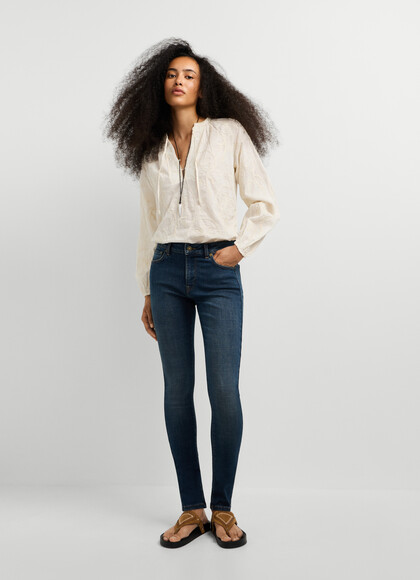 MID-RISE SKINNY FIT JEANS - REGENT