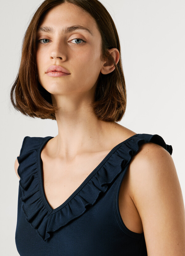 V-NECK RIBBED TOP