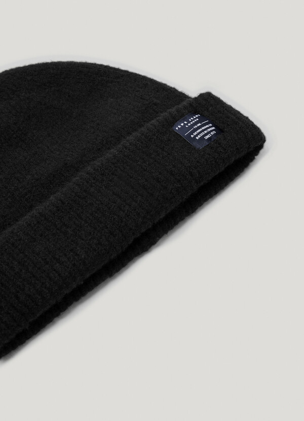 RIBBED HAT AND SCARF SET