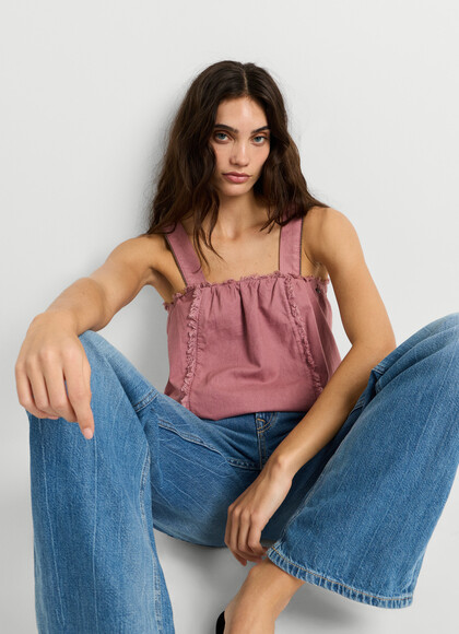 STRAPPY TOP WITH FRAYED DETAILS