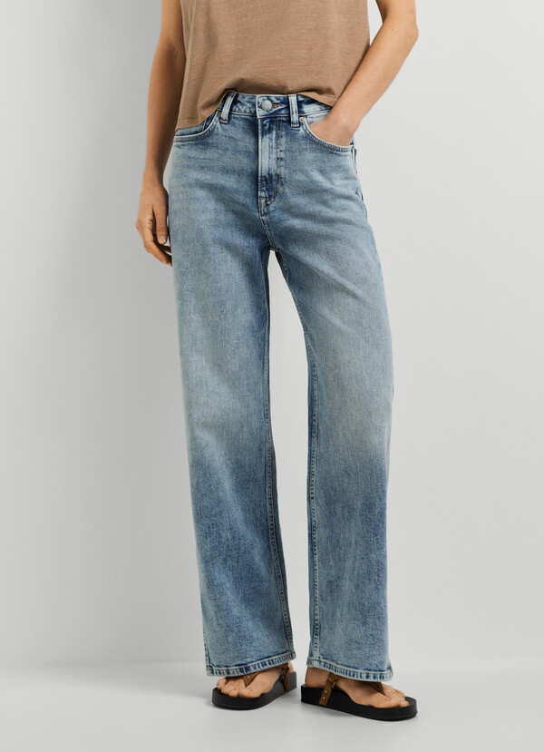 LEXA- HIGH-RISE STRAIGHT FIT JEANS