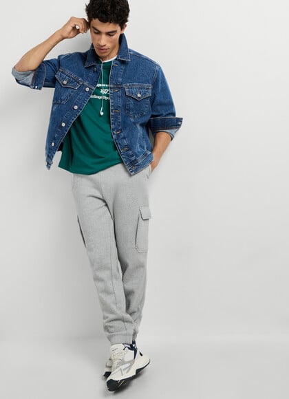 JOGGER TROUSERS WITH CARGO POCKETS