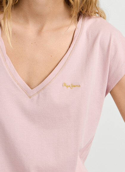 V-NECK LOGO PRINT T-SHIRT