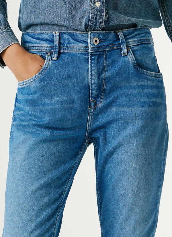 HIGH-RISE TAPER FIT JEANS - VIOLET