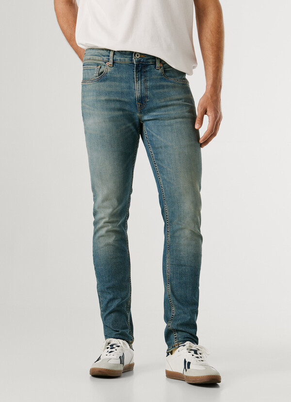 STANLEY- TAPER FIT MID-RISE JEANS