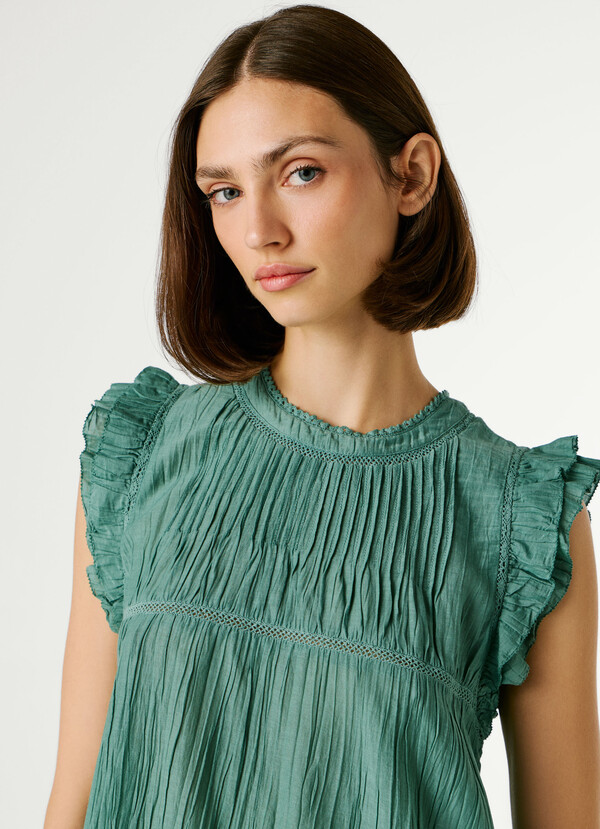 PLEATED DETAILS BLOUSE