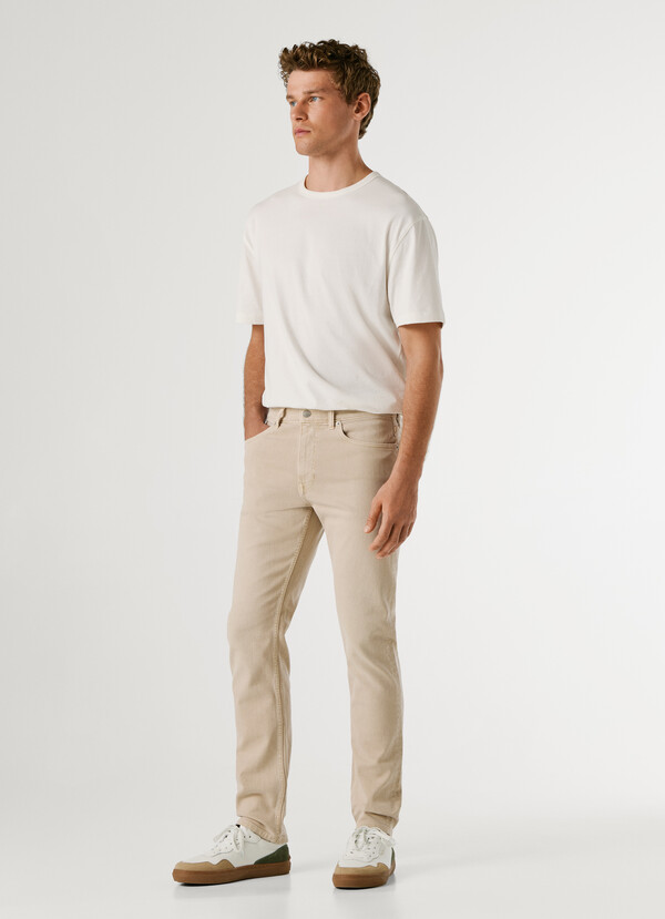 STANLEY- TAPER FIT MID-RISE JEANS