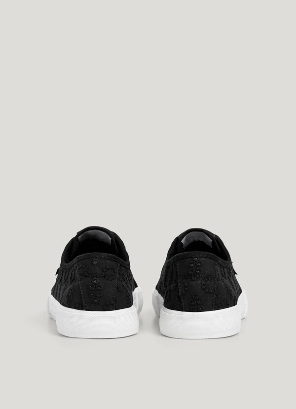 CLASSIC TRAINERS WITH EMBROIDERED DETAILS