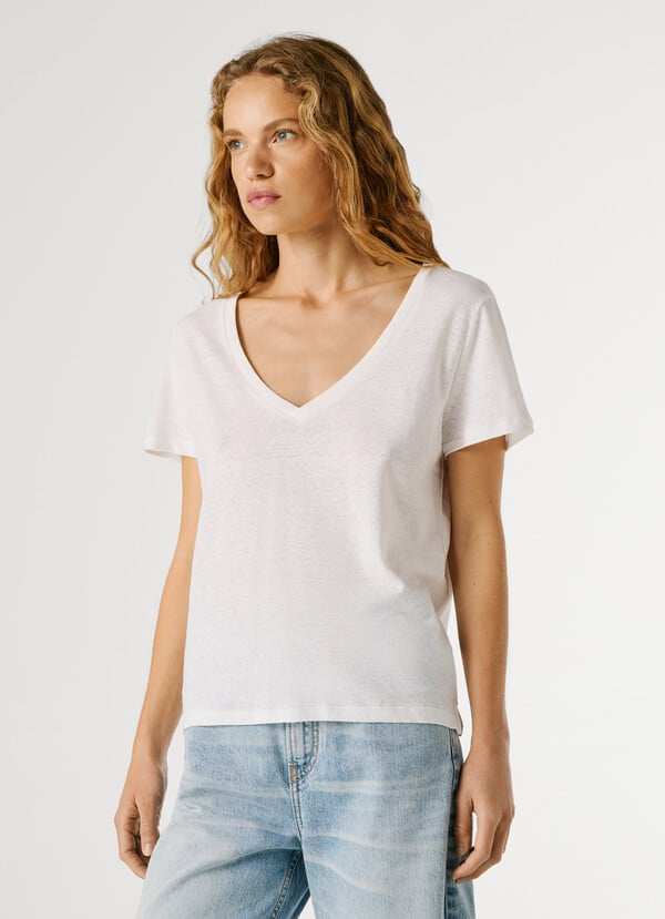 V-NECK EMBROIDERED LOGO T-SHIRT