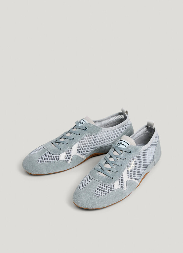 TRAINERS WITH SUEDE DETAILS