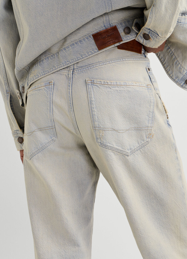 HELIX - LOW-RISE LOOSE FIT JEANS