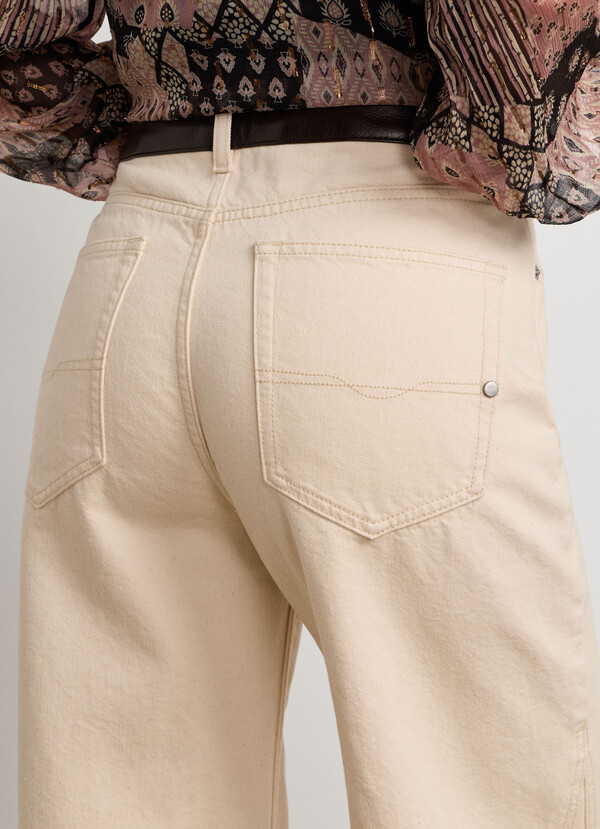 BELLE - HIGH-RISE FLARE FIT JEANS