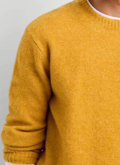 CASUAL FIT CREW NECK KNIT JUMPER