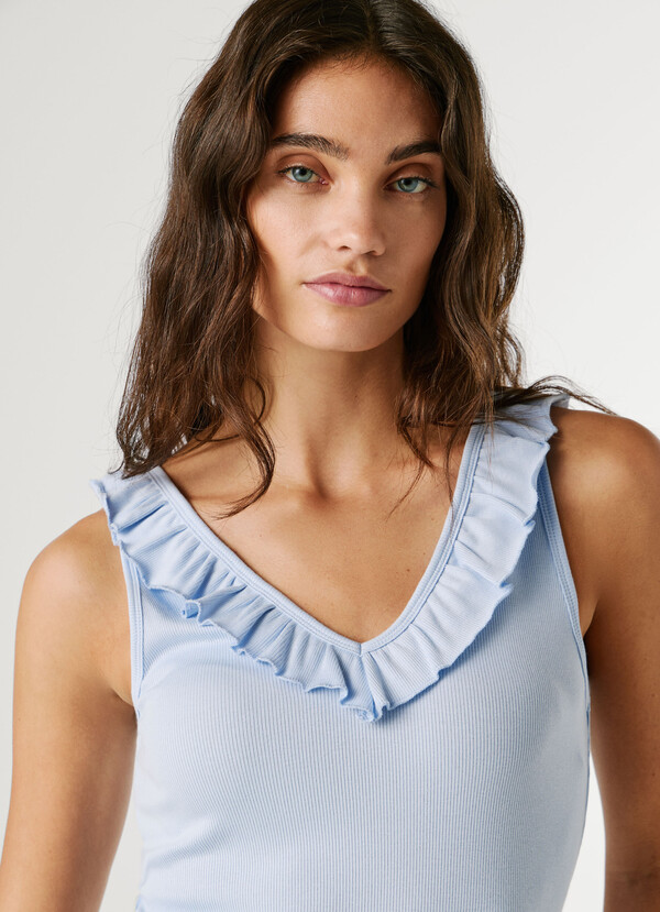 V-NECK RIBBED TOP