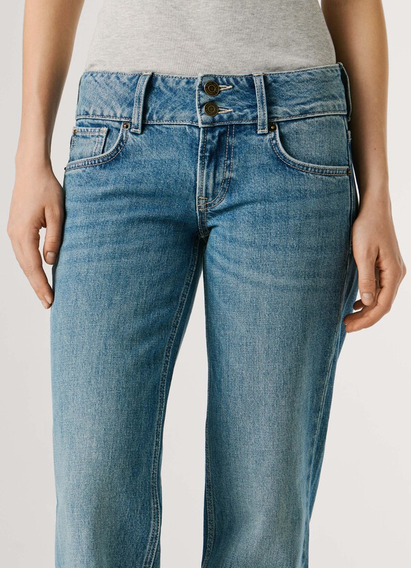 LOW-RISE STRAIGHT FIT JEANS - VENUS