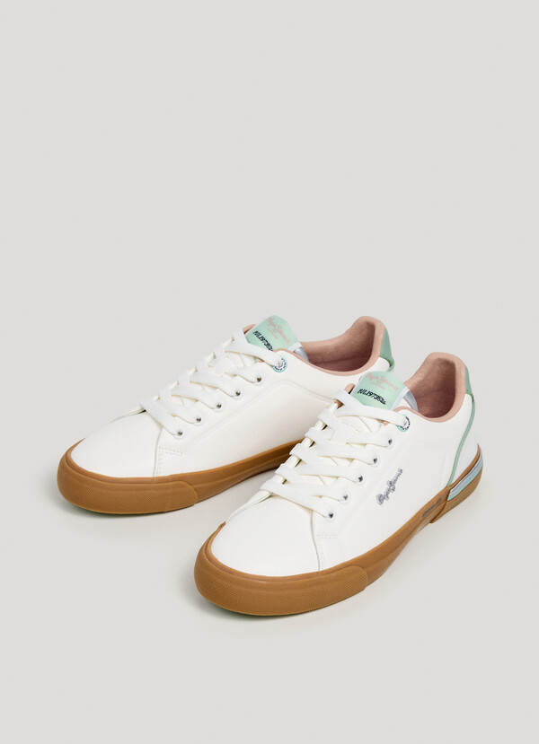 CLASSIC TRAINERS WITH SUEDE DETAILS