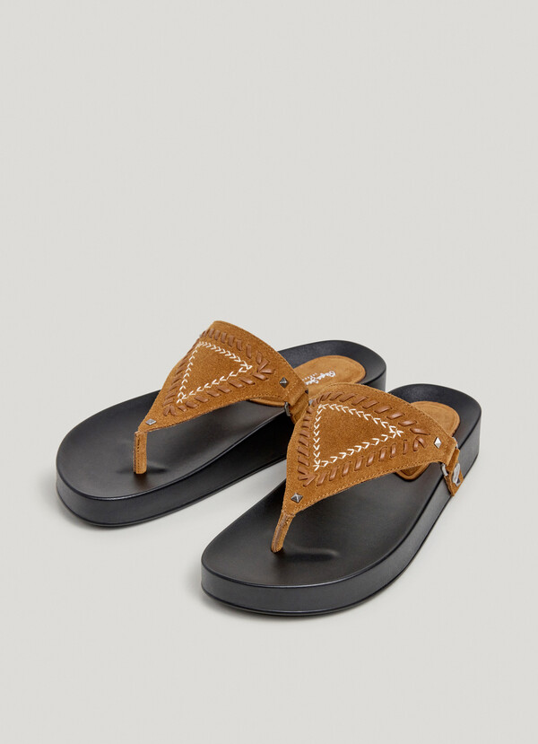 FLAT SUEDE SANDALS