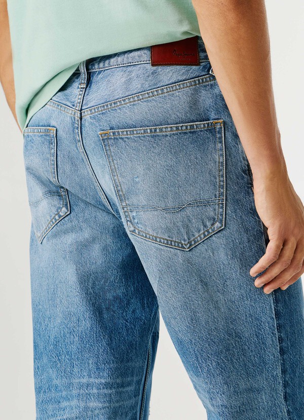 LOW-RISE LOOSE FIT JEANS - HELIX