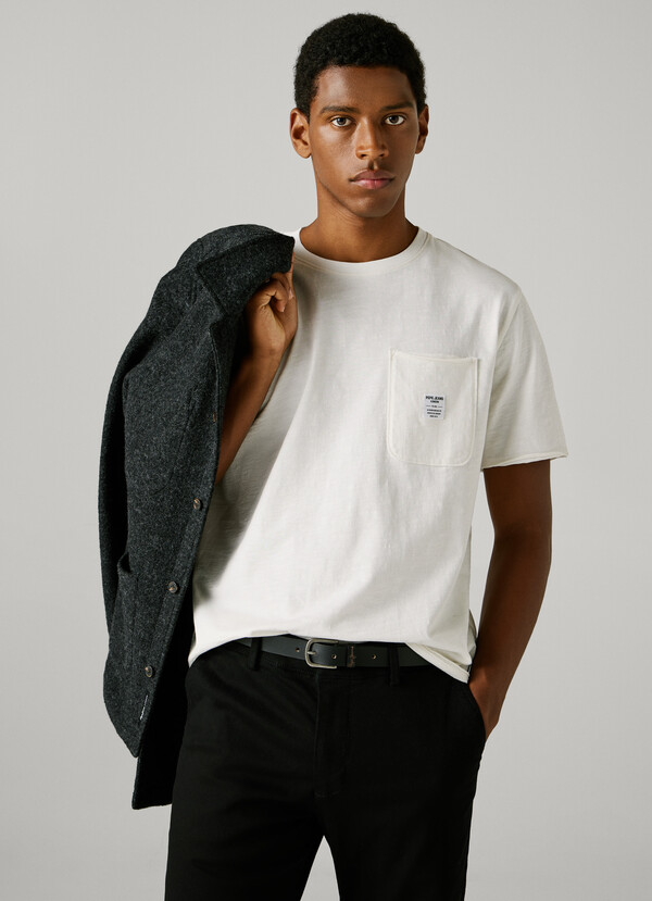 REGULAR FIT FRONT POCKET T-SHIRT