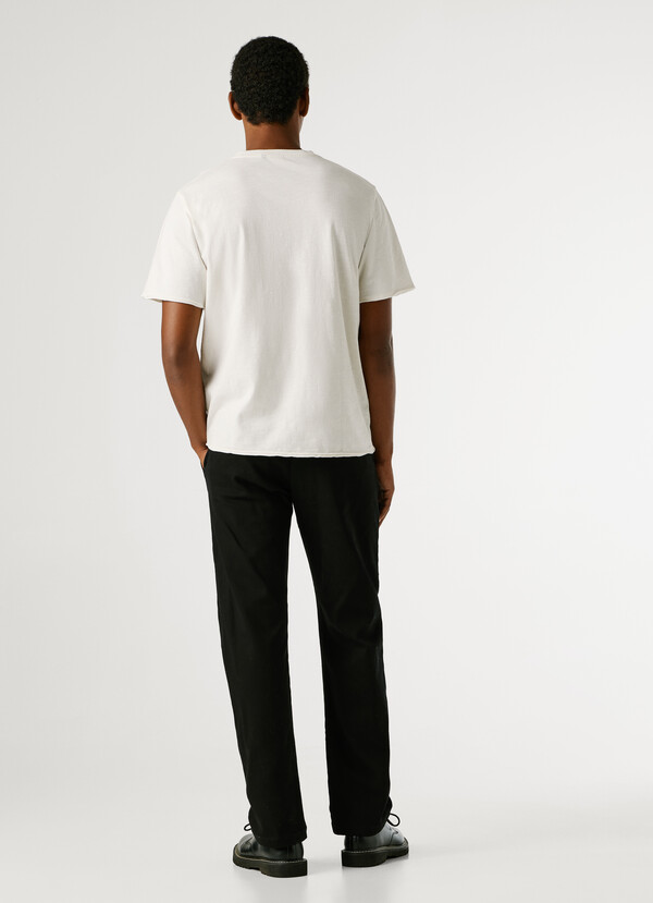 REGULAR FIT FRONT POCKET T-SHIRT