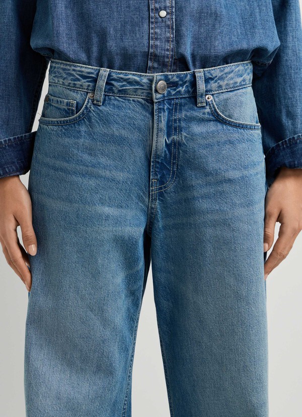 LINA- HIGH-RISE WIDE FIT JEANS