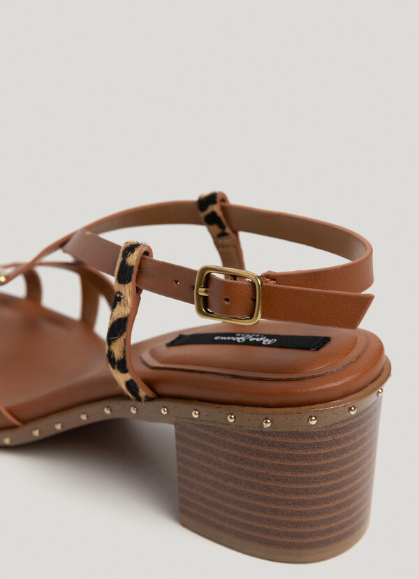 ANIMAL PRINT DETAIL SANDALS