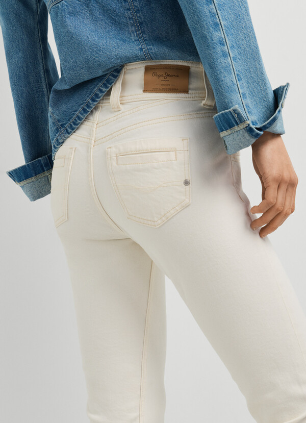 MID-RISE SLIM FIT JEANS - GEN