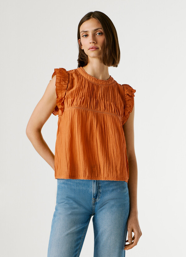 PLEATED DETAILS BLOUSE