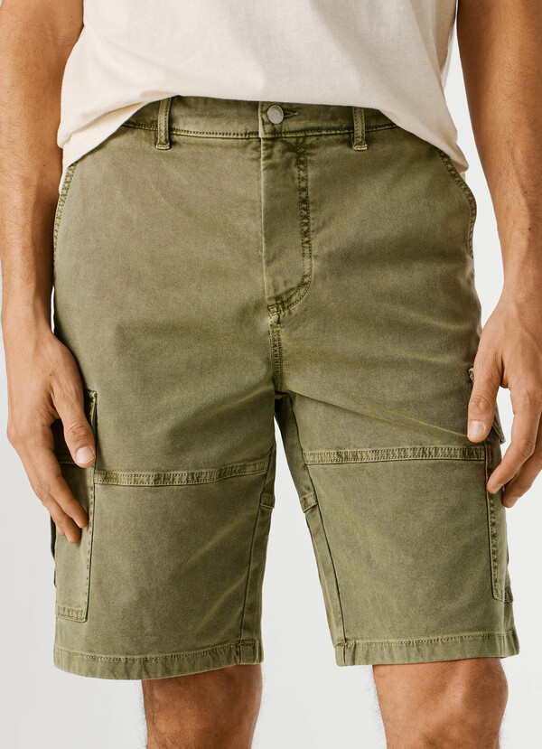 REGULAR FIT CARGO SHORTS