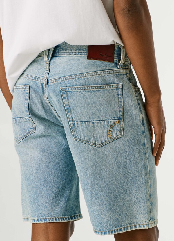 LOOSE FIT DENIM SHORTS