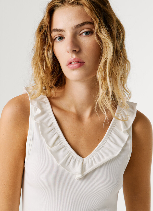 V-NECK RIBBED TOP