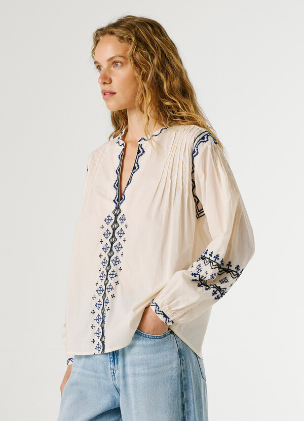 EMBROIDERED DETAILS BLOUSE